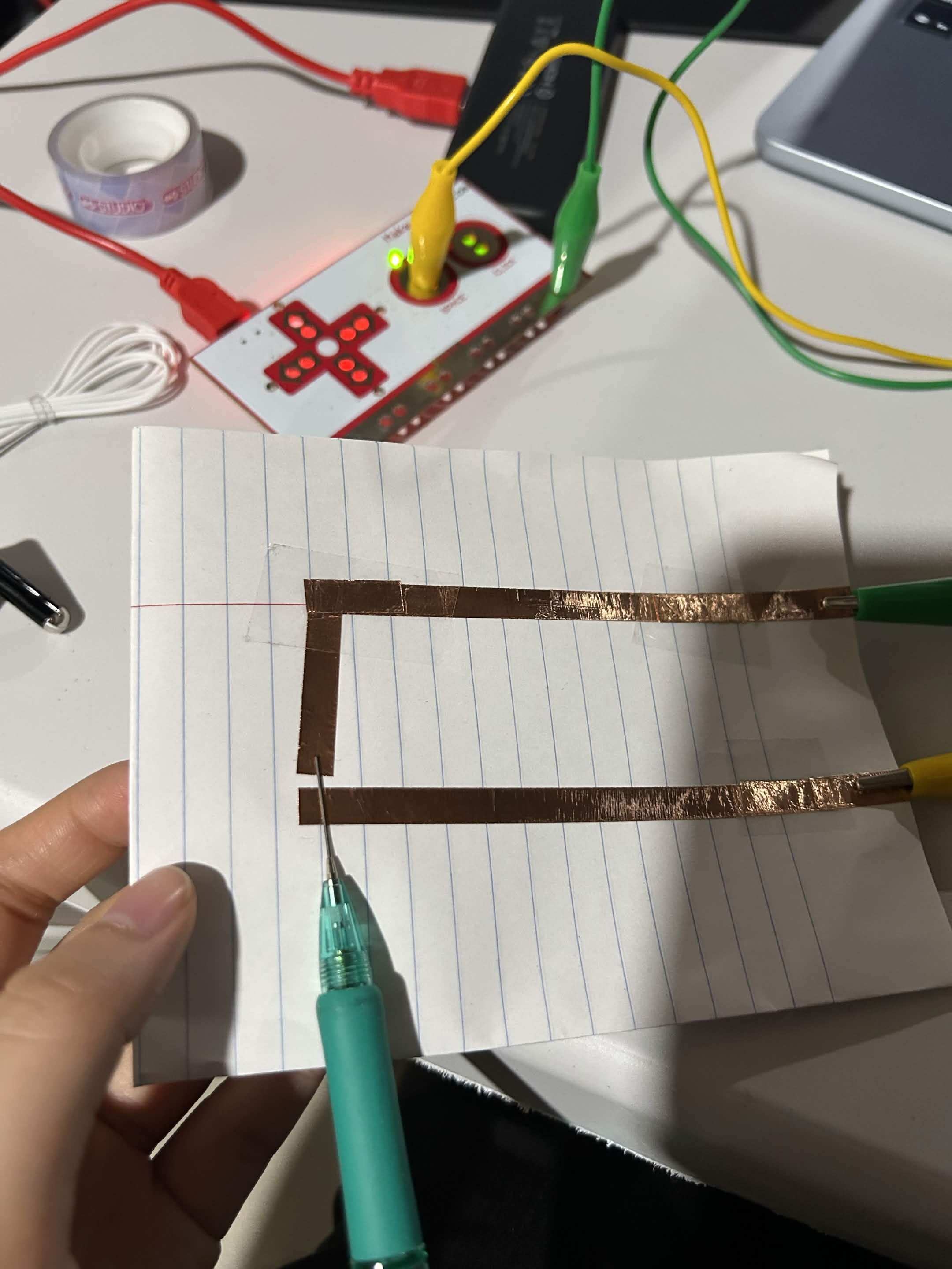 I closed the circuit with my pencil led.